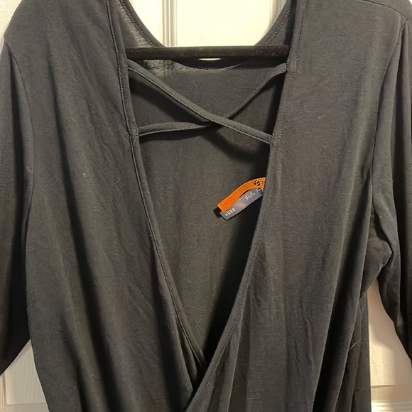 Zakti activewear black yoga long sleeve cuff top with open crisscross back 16 - Picture 7 of 9